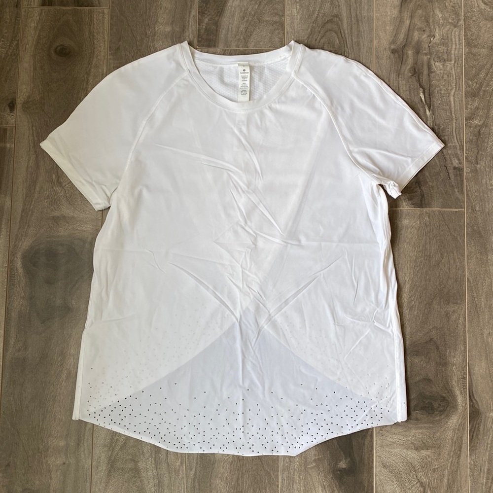 Women’s lululemon top - tulip back
